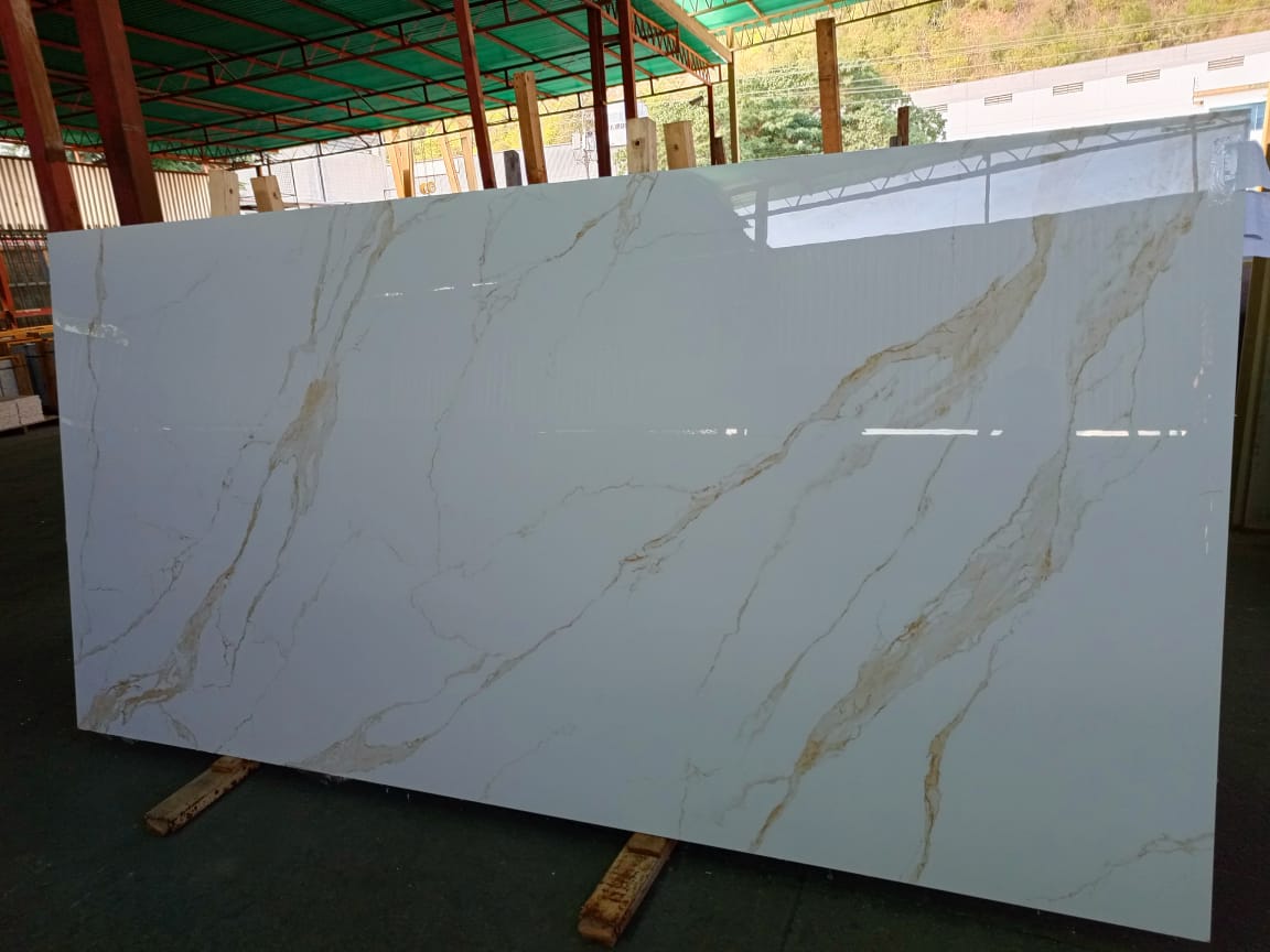 Tope de Piedra Sinterizada Calacatta Golden (320x160x1,2cm)