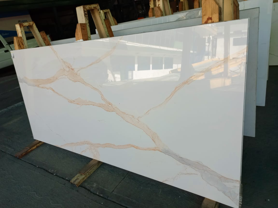 Revestimiento de Piedra Sinterizada White Golden (260x120x0,6cm)